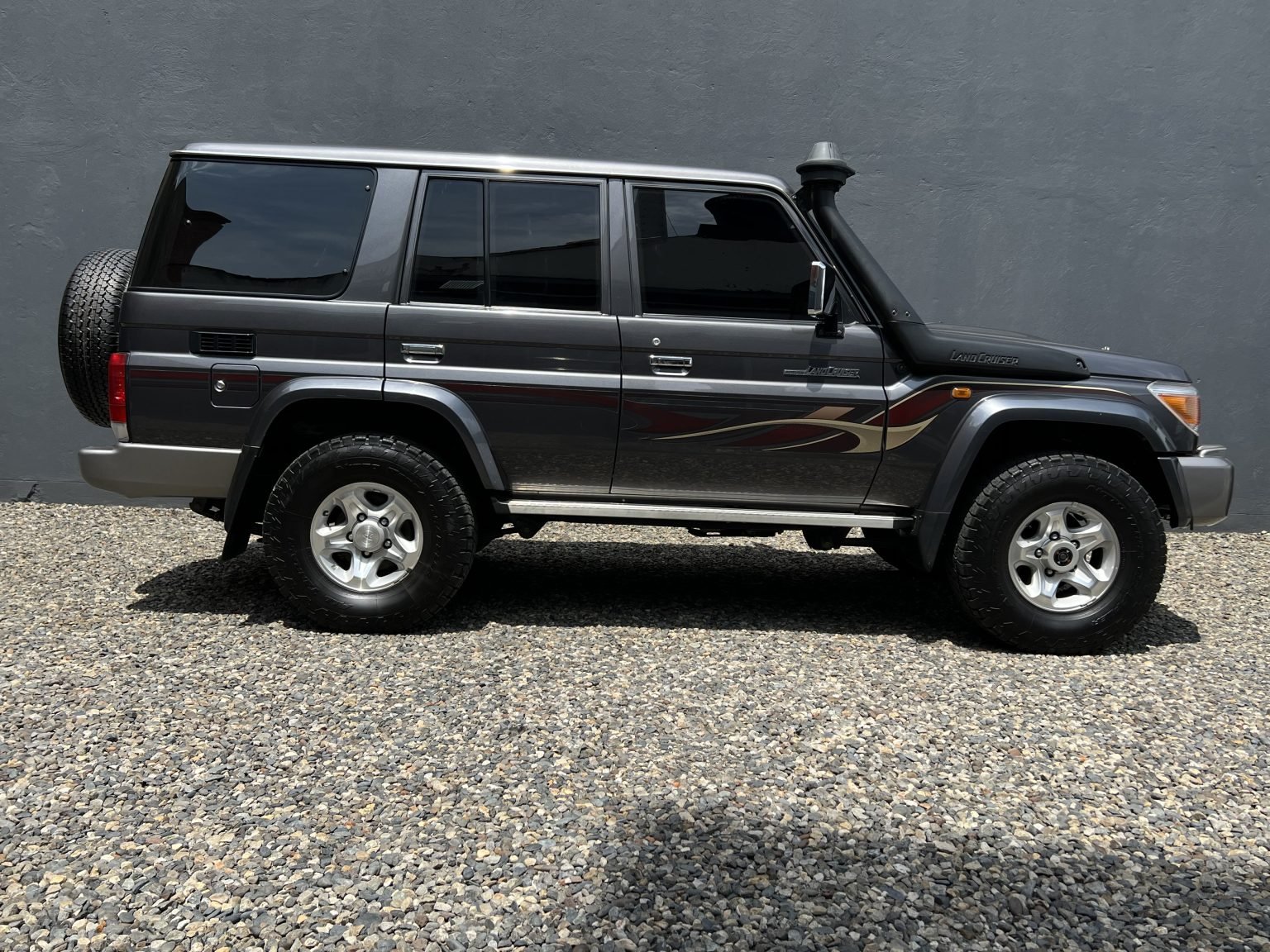 TOYOTA LAND CRUISER 2019