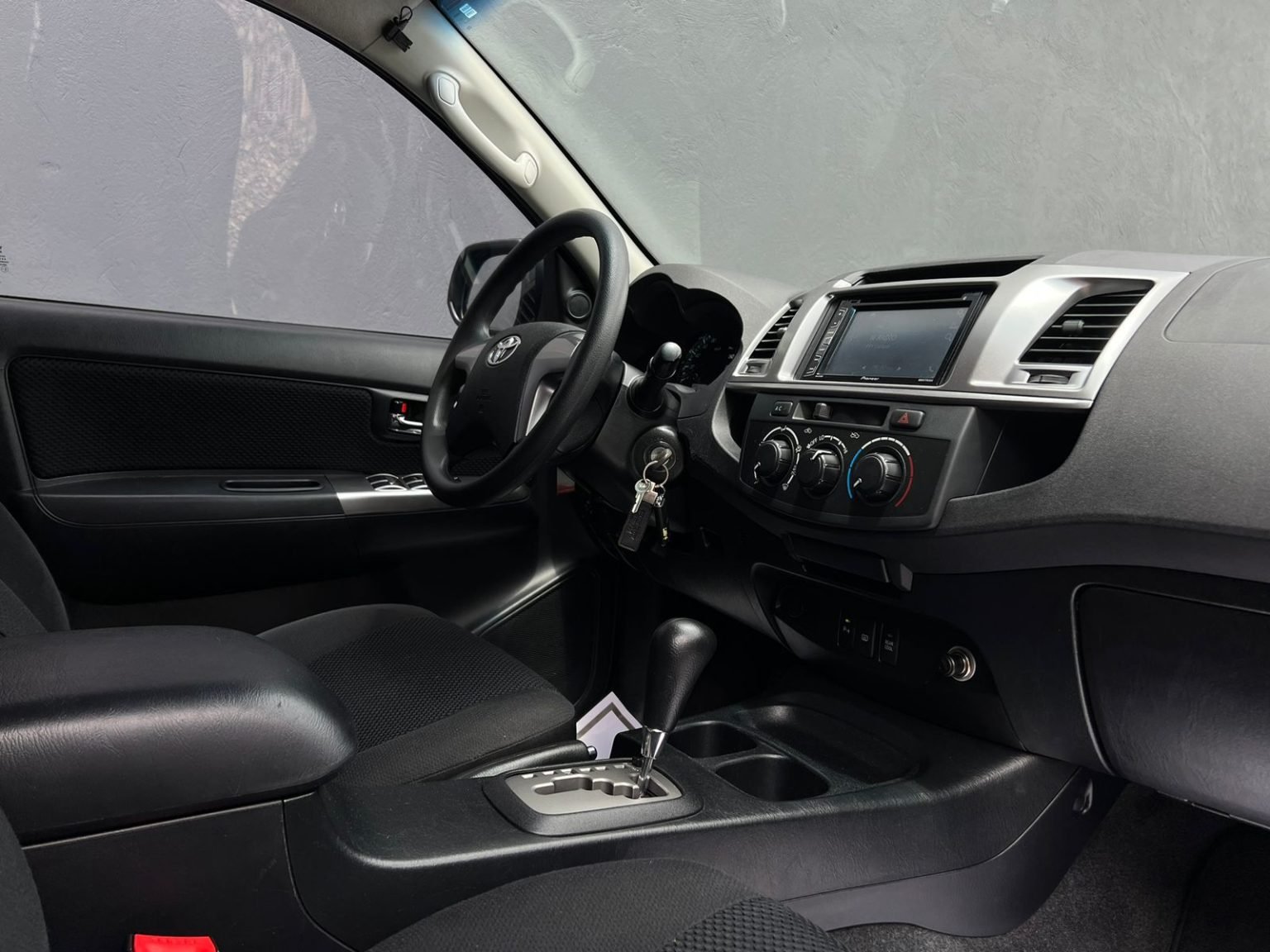 TOYOTA LAND CRUISER 300